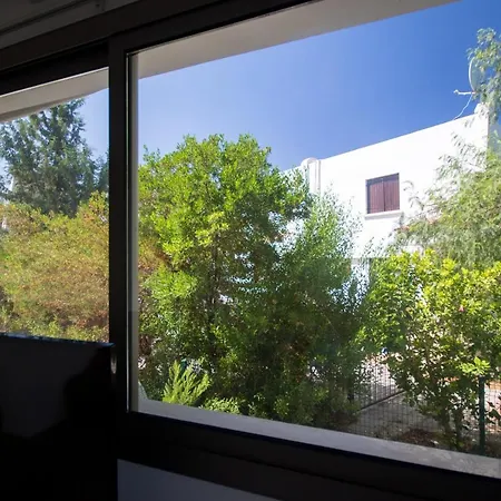 Luxury One-Bedroom Apartment In A Modern Palmera Resort 8-6 *