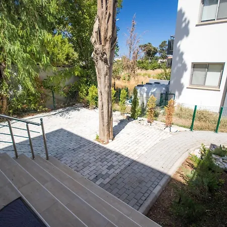 Luxury One-Bedroom Apartment In A Modern Palmera Resort 8-6 *