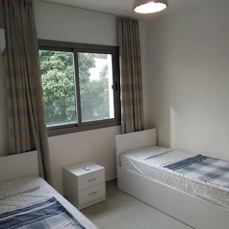 Luxury One-Bedroom Apartment In A Modern Palmera Resort 8-6 *